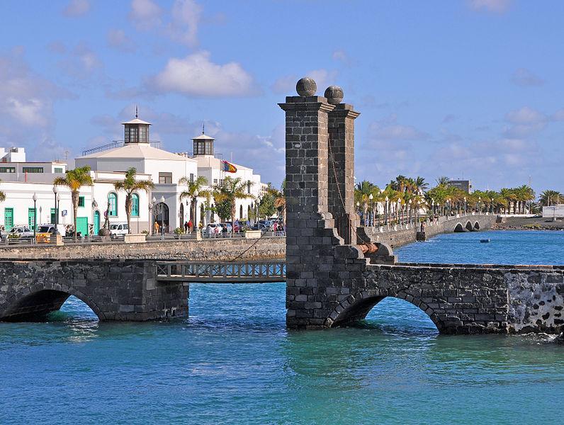 Lanzarote Central Apartments Аресифе Екстериор снимка